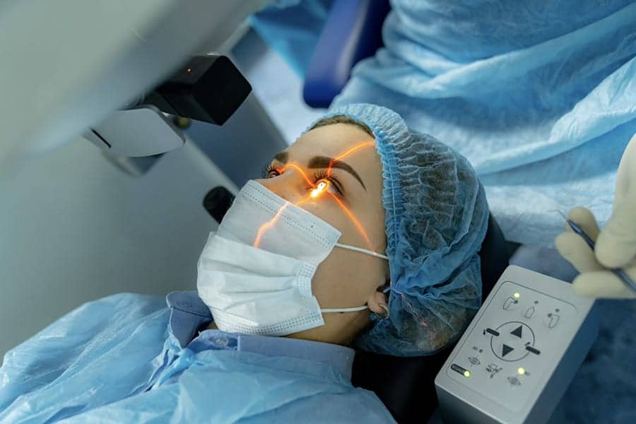 corriger myopie astigmatisme pendant chirurgie cataracte ophtalmologue dr pierre maxime leveque ophtalmo 95 val d oise