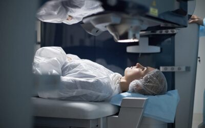 Peut-on opérer les deux yeux le même jour ?