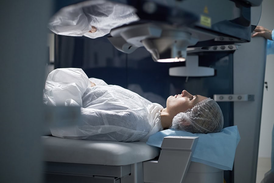 operer deux yeux meme jour chirurgie refractive avantages lasik deux yeux meme seance ophtalmologue dr pierre maxime leveque ophtalmo 95 val d oise